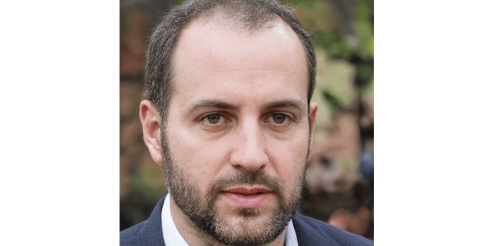 the-voice-of-a-generation:-how-mohsen-fallahian-is-shaping-the-future-of-emirati-literature